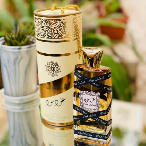 Lattafa Oud Mood Parfum Spray - Picture 2 of 8